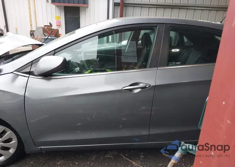 2017 Hyundai Elantra Gt z USA, uszkodzony, nr VIN KMHD35LH6HU351812